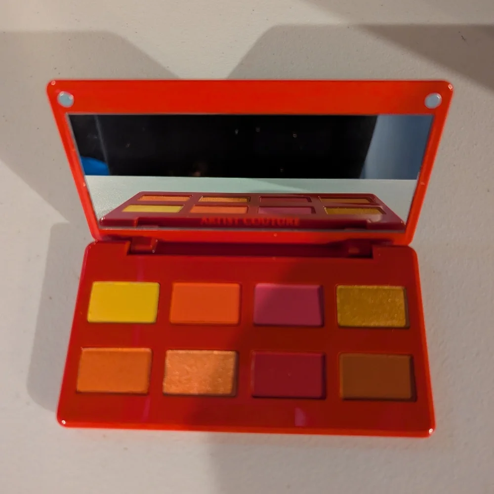 NEW Artist Couture Caliente Eyeshadow